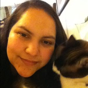 Meet your Posher, Elisa